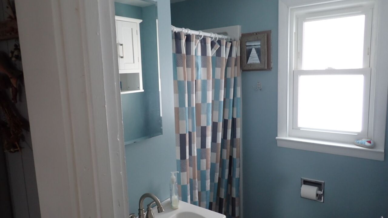 Photo of Bathroom in White Cloud