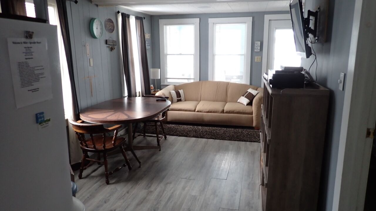Photo of Livingroom in White Cloud