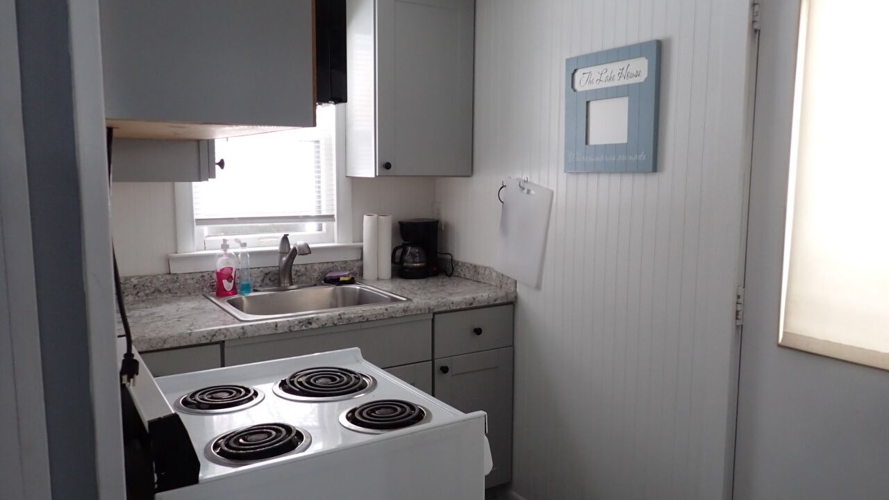 Photo of Kitchen in White Cloud