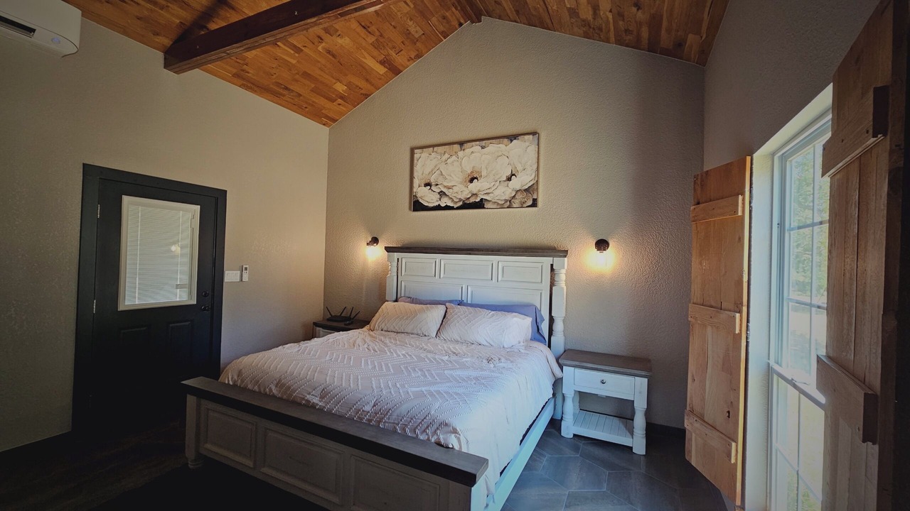 Photo of Bedroom in Cedar Creek