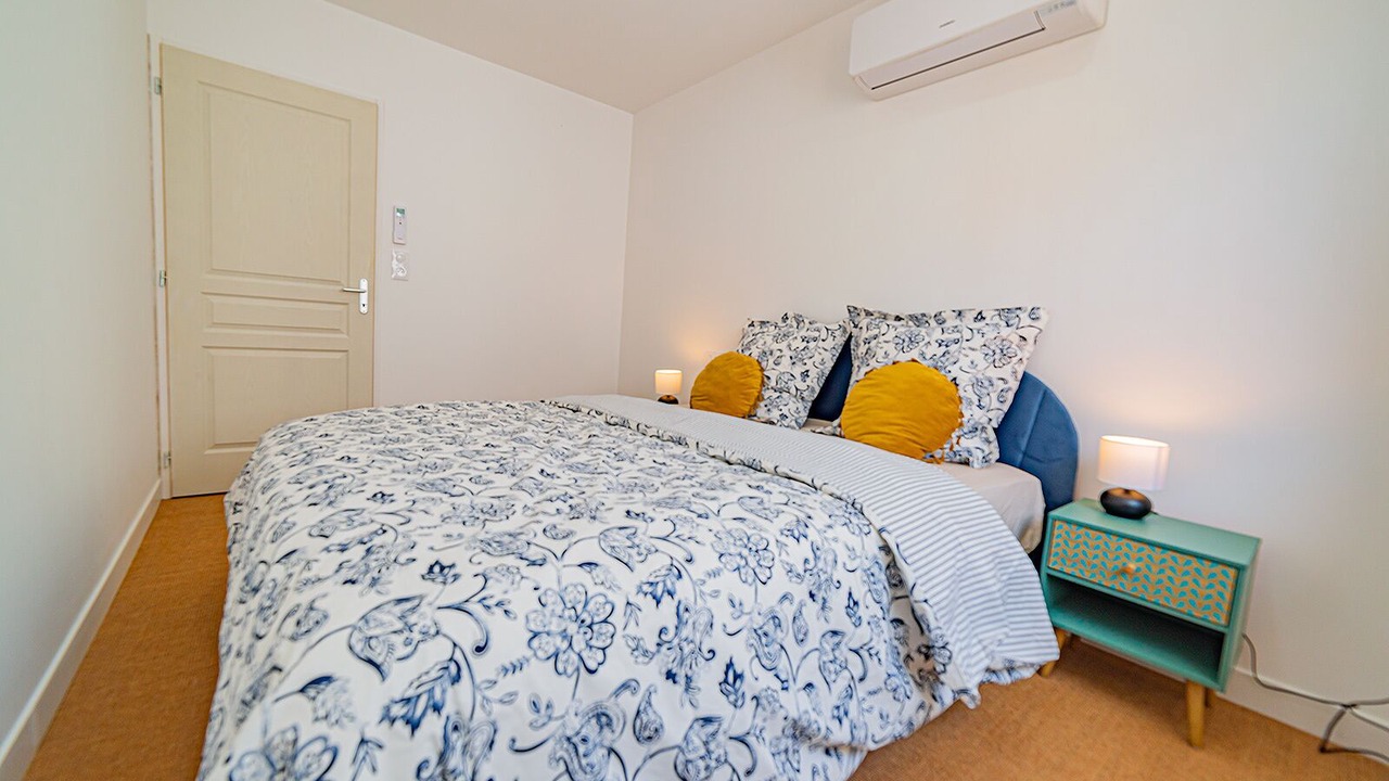 Photo of Bedroom in Libourne