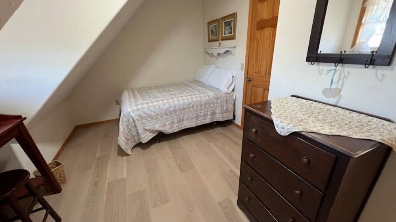 Photo of Bedroom in Eagle Rock