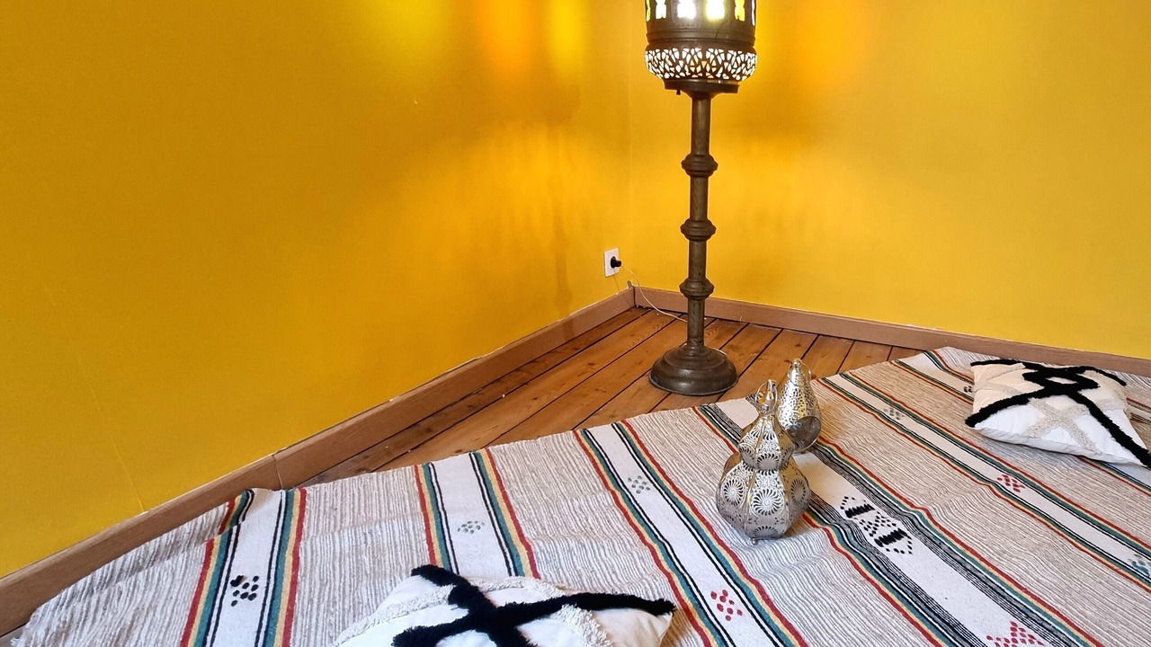 Photo of Bedroom in Lens