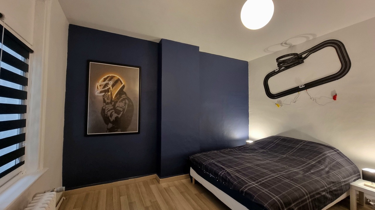 Photo of Bedroom in Lens