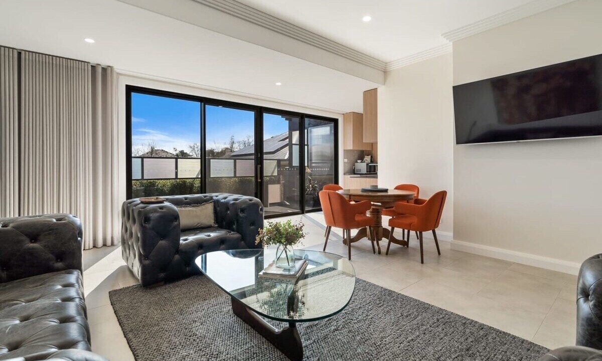 Photo of Livingroom in Orange