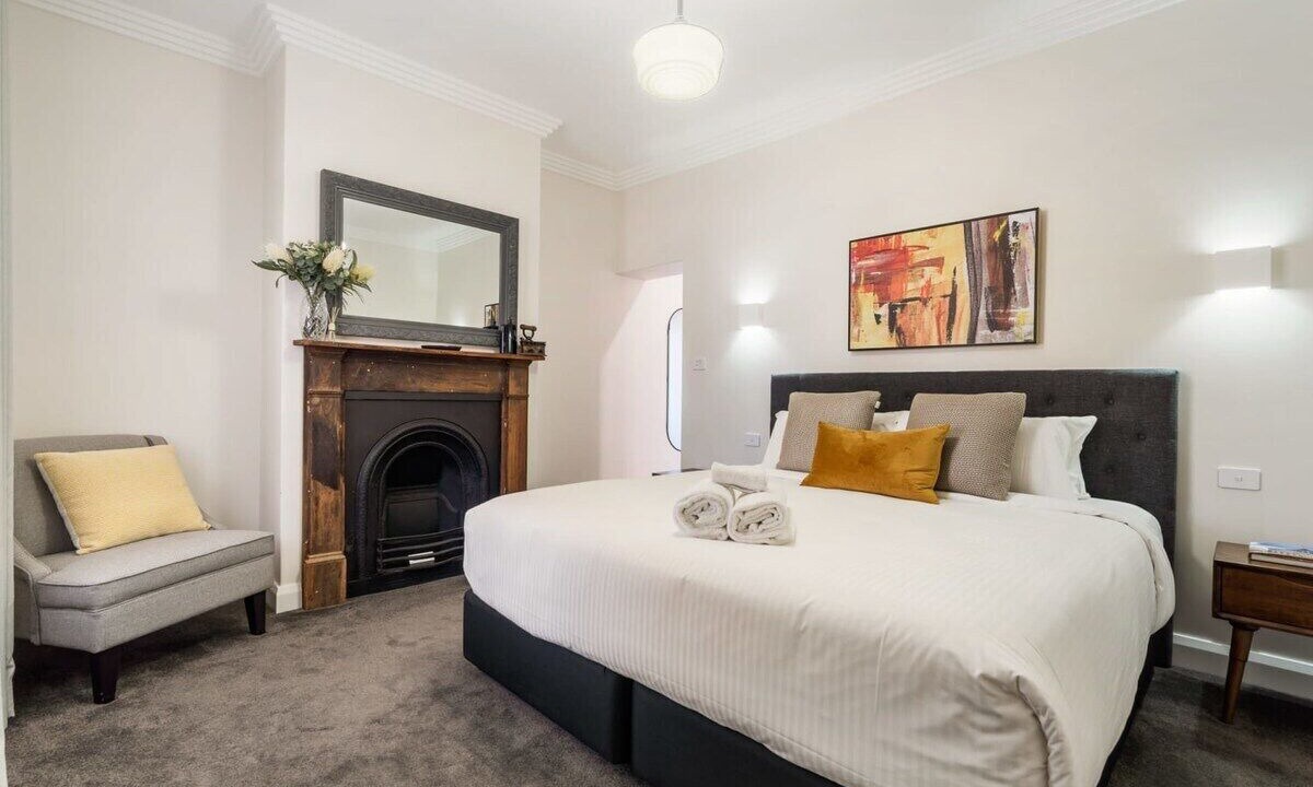 Photo of Bedroom in Orange