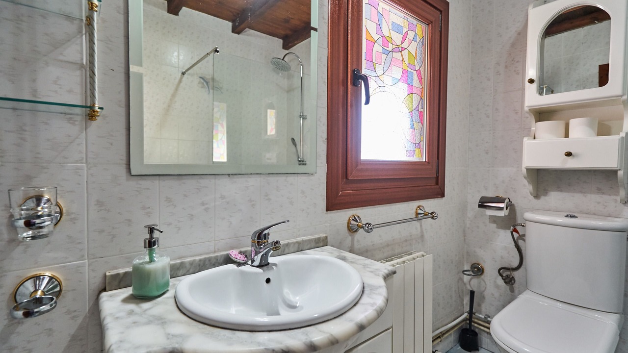 Photo of Bathroom in Arrankudiaga