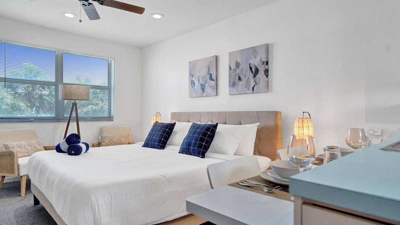 Photo of Bedroom in Hollywood South Central Beach