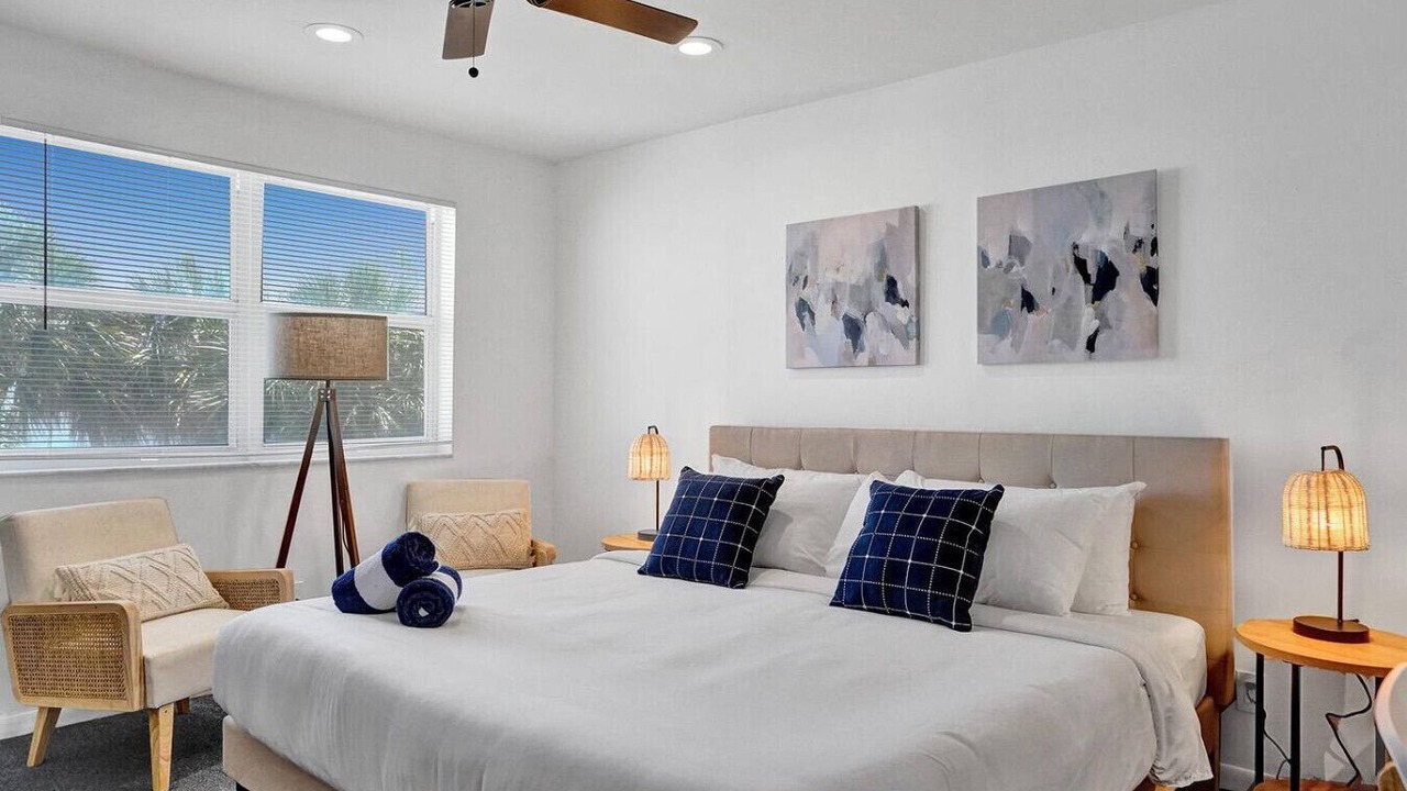 Photo of Bedroom in Hollywood South Central Beach