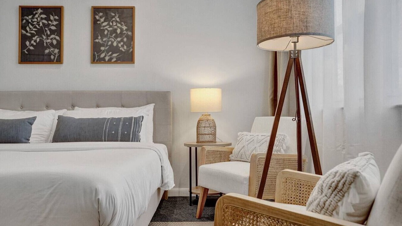 Photo of Bedroom in Hollywood South Central Beach