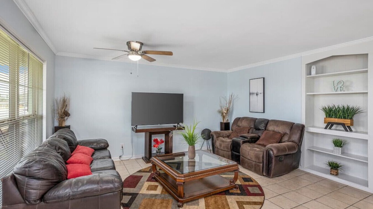 Photo of Livingroom in Iowa