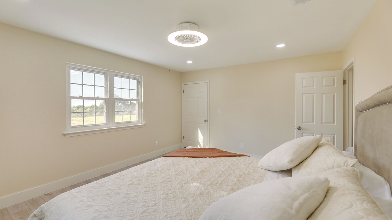 Photo of Bedroom in Coupland