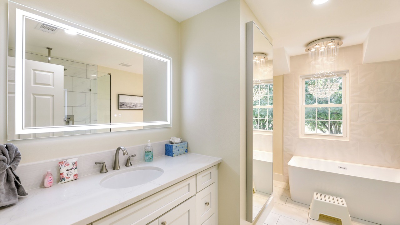 Photo of Bathroom in Coupland