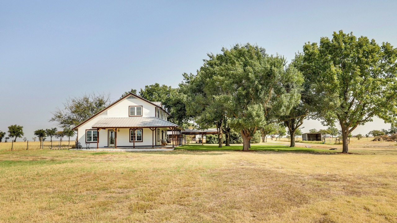 Photo of Outdoor in Coupland