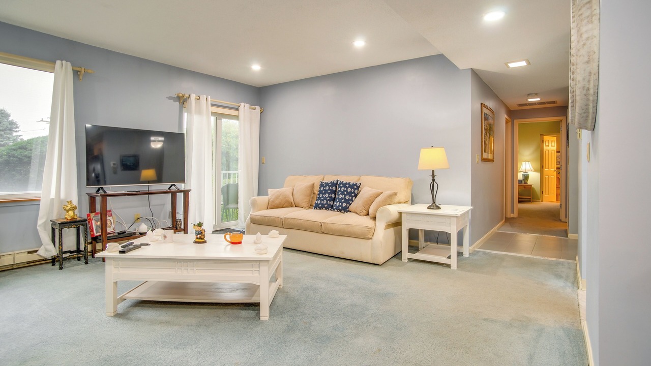 Photo of Livingroom in Northwest Harwich