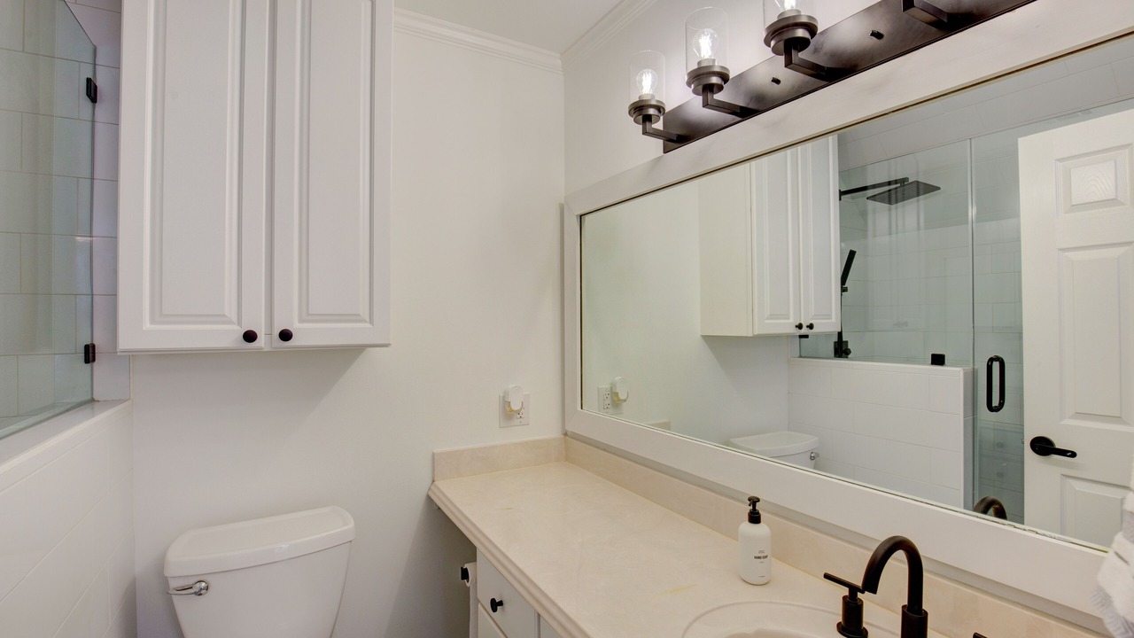 Photo of Bathroom in Caney City