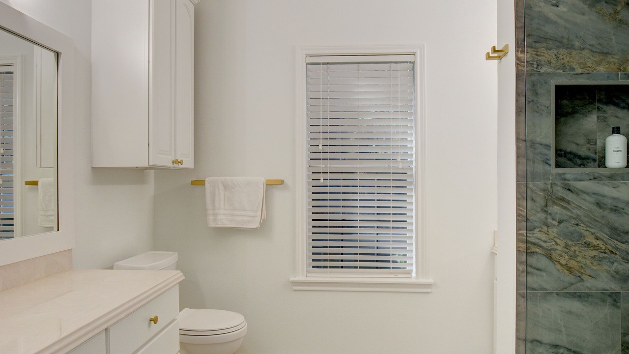Photo of Bathroom in Caney City