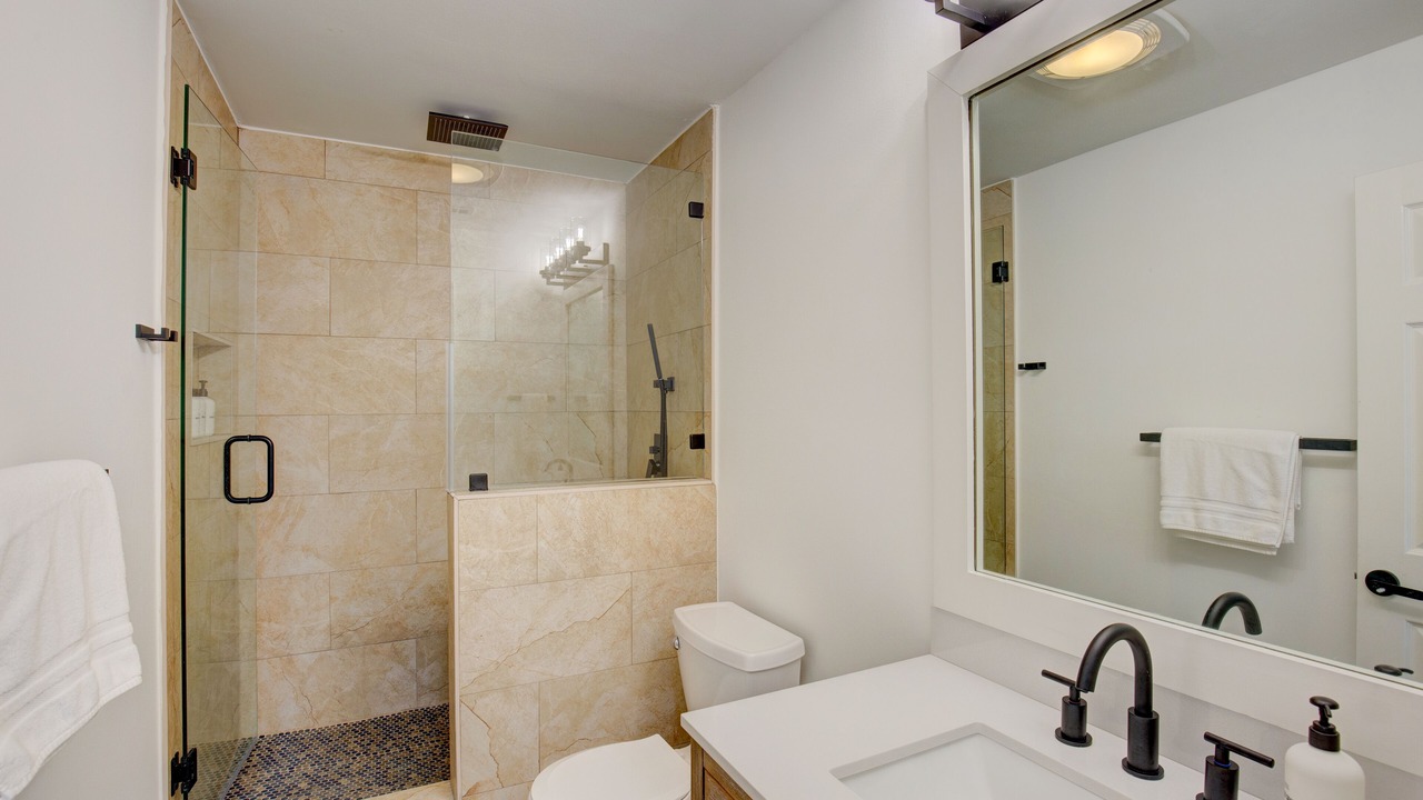 Photo of Bathroom in Caney City