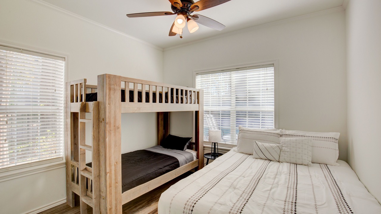 Photo of Bedroom in Caney City