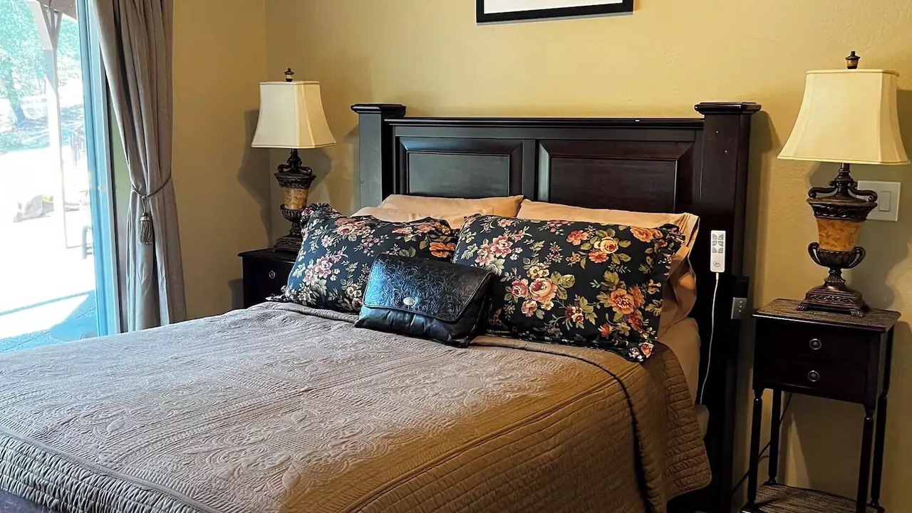 Photo of Bedroom in Eagle Point