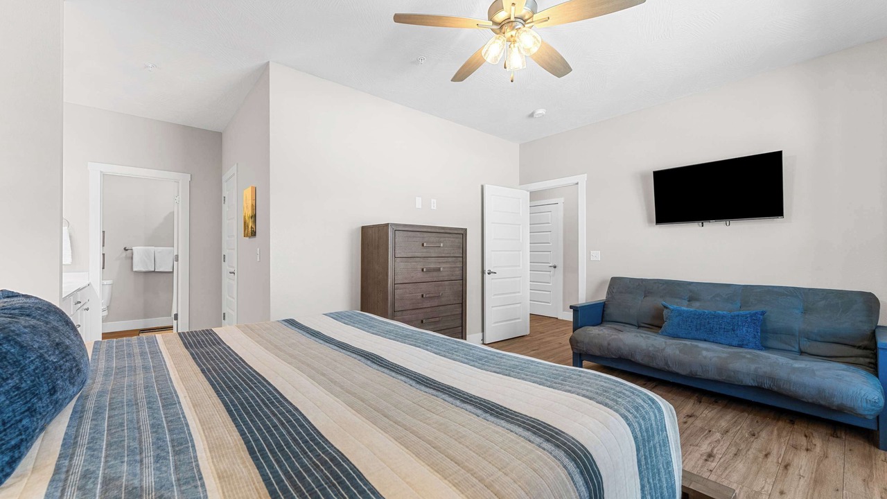Photo of Bedroom in Kimberling City