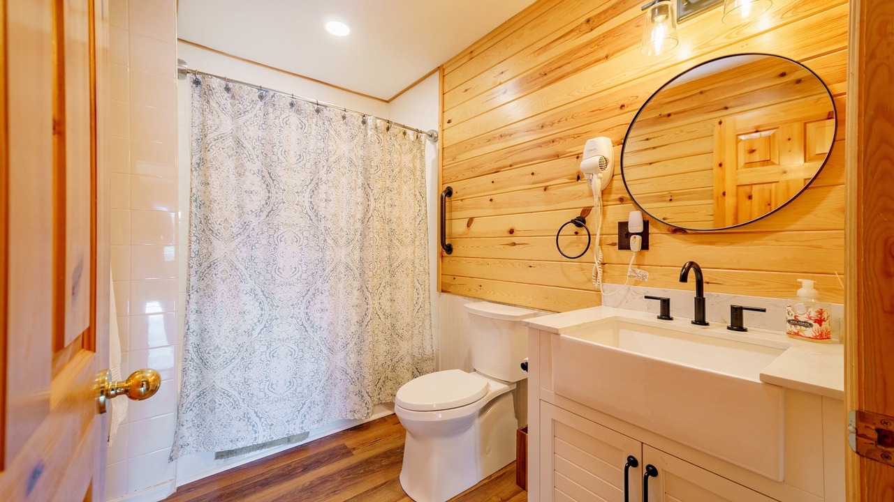 Photo of Bathroom in Jay