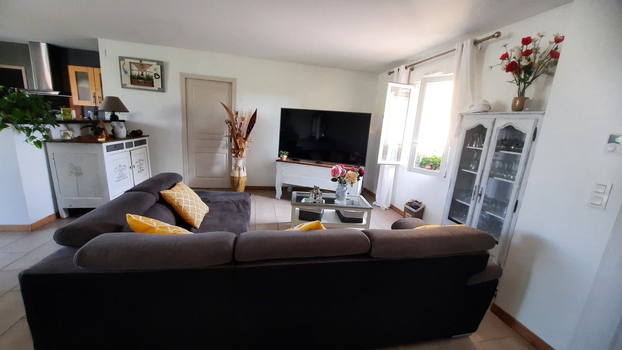 Photo of Livingroom in Montgivray