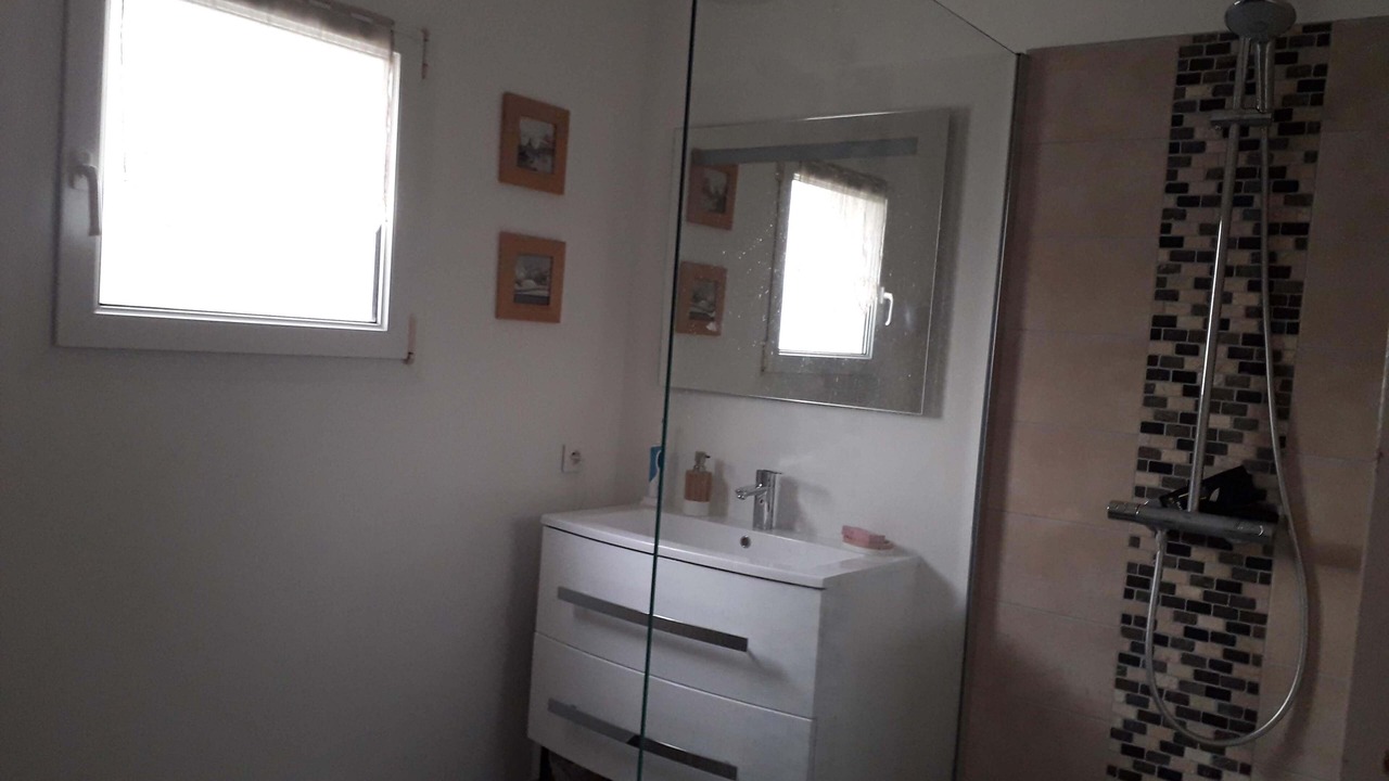 Photo of Bathroom in Cuxac-dʼAude