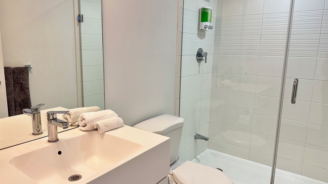 Photo of Bathroom in Bathurst Quay