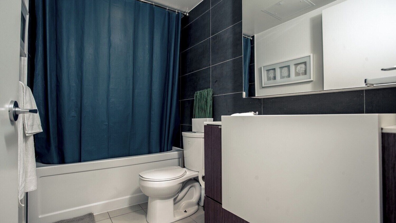 Photo of Bathroom in Bathurst Quay