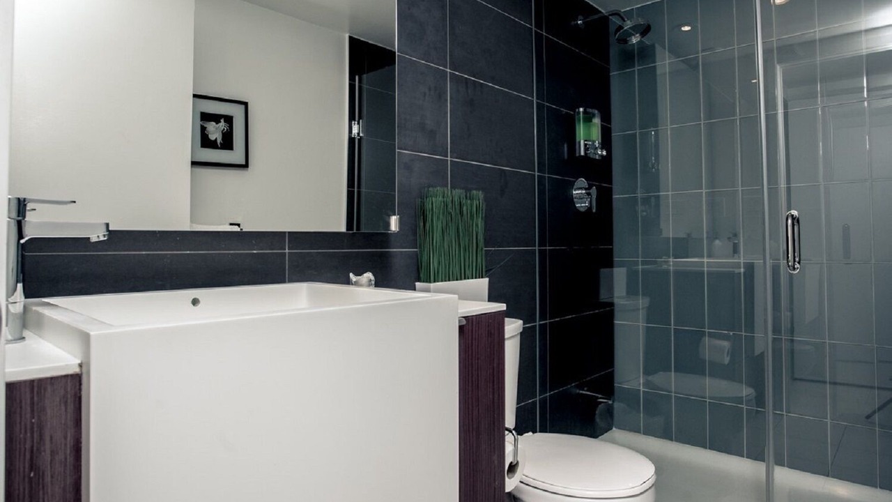 Photo of Bathroom in Bathurst Quay