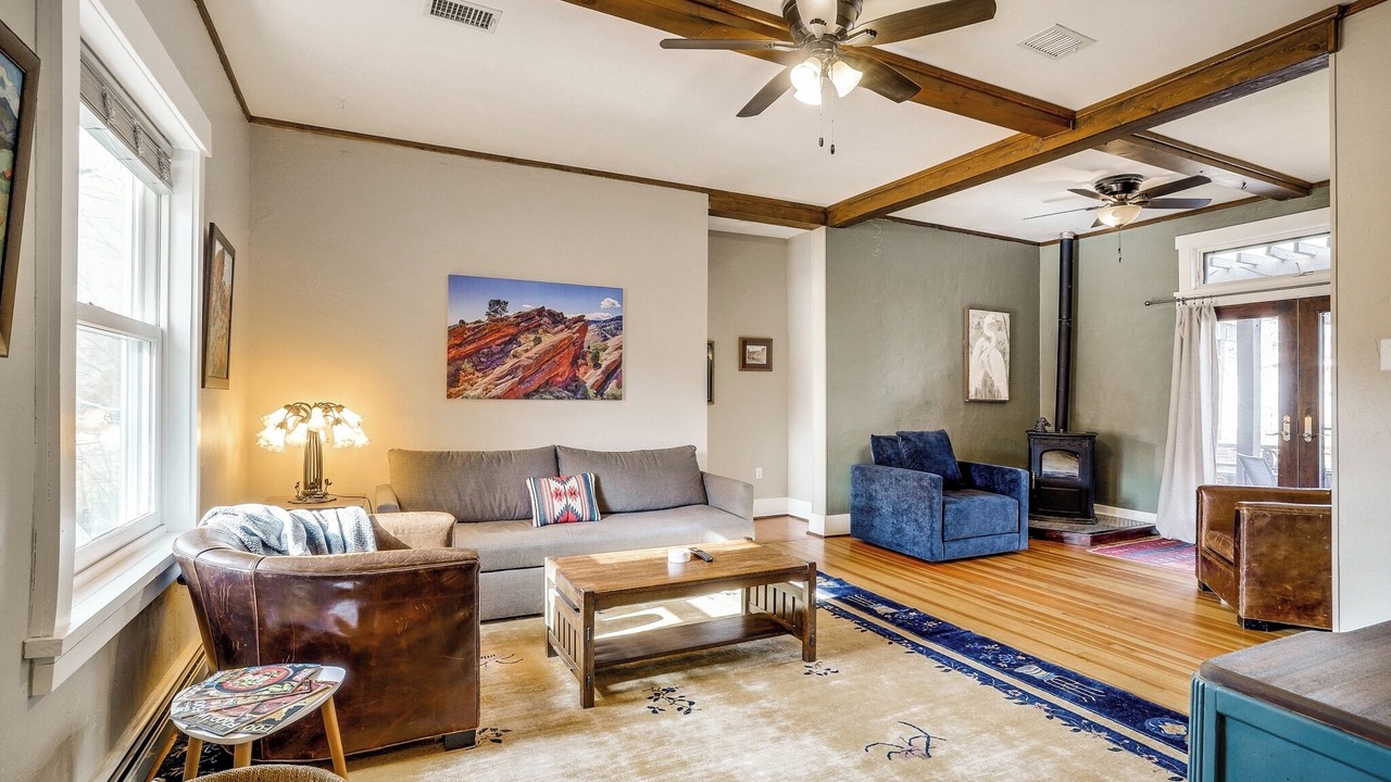 Photo of Livingroom in Golden