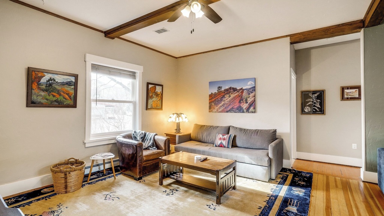 Photo of Livingroom in Golden