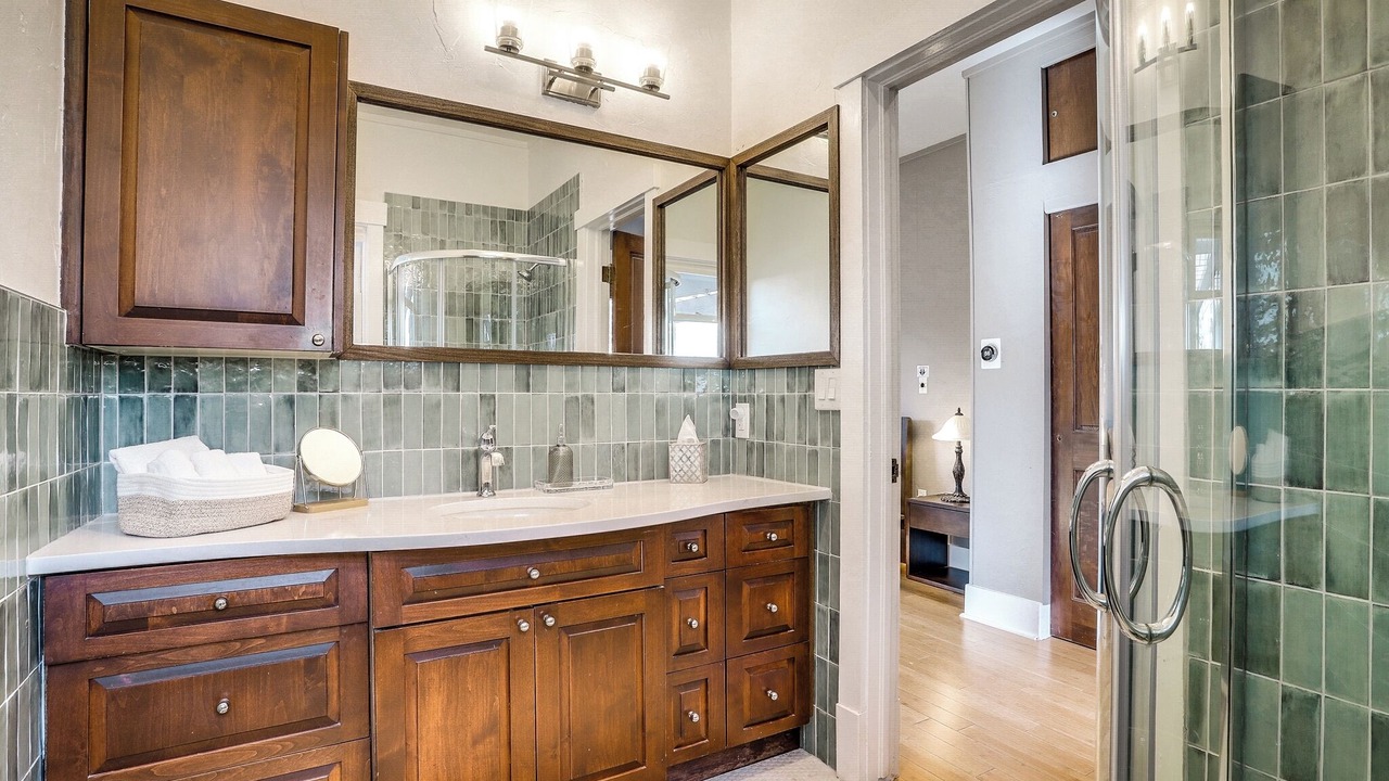 Photo of Bathroom in Golden