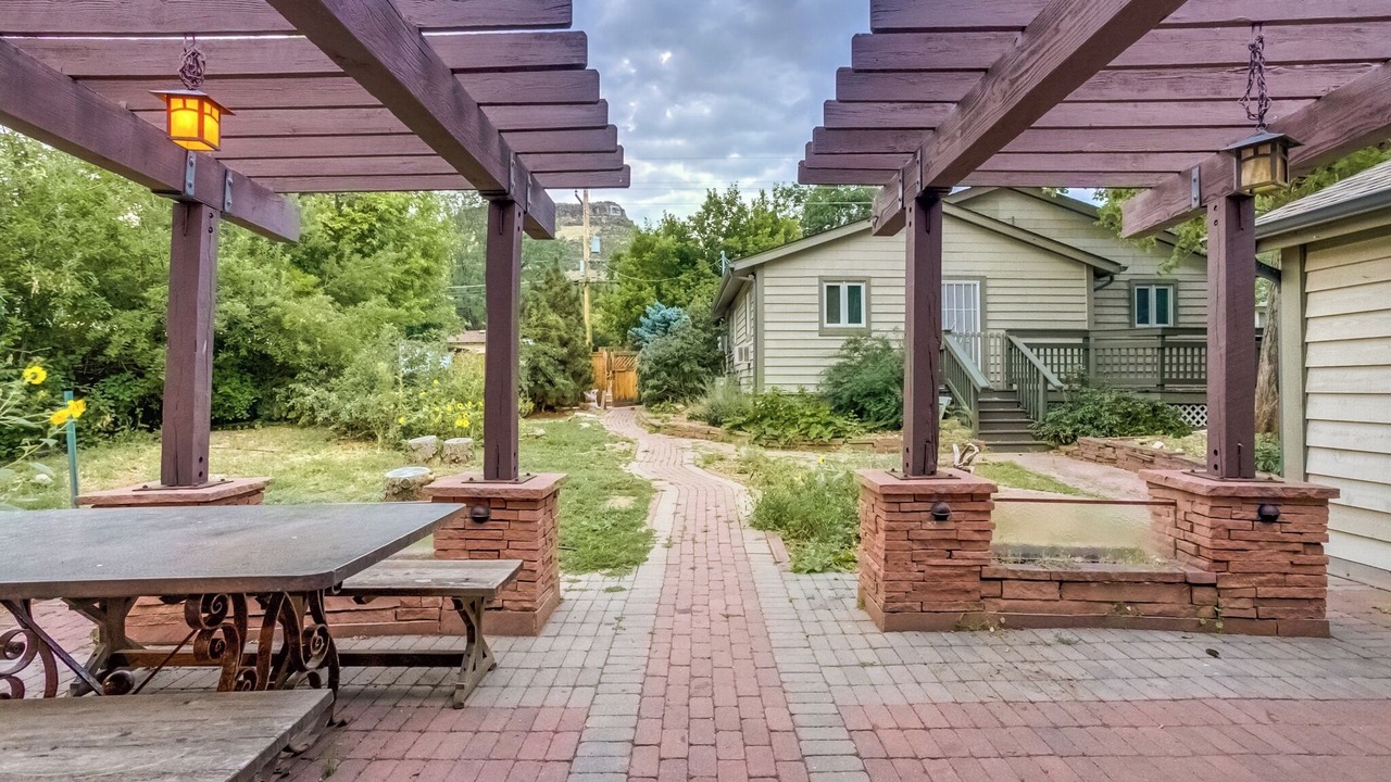 Photo of Outdoor in Golden