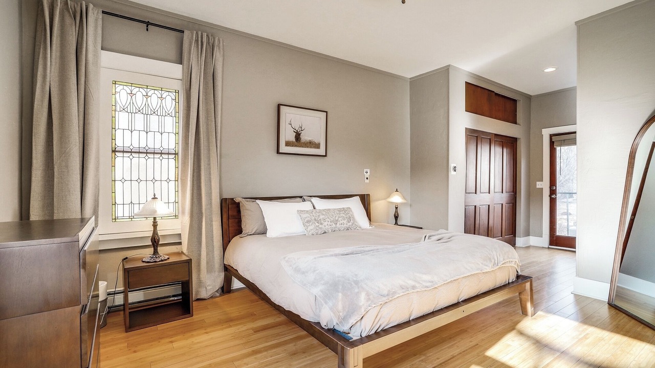 Photo of Bedroom in Golden