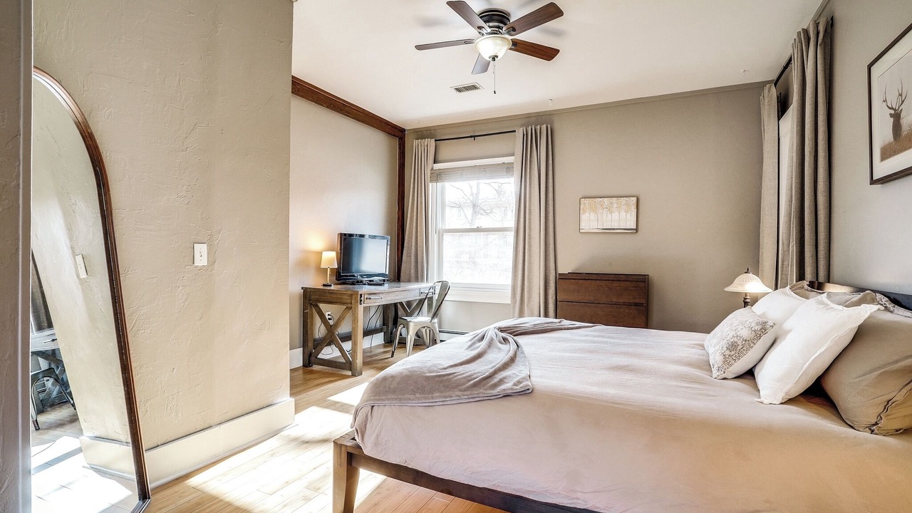 Photo of Bedroom in Golden