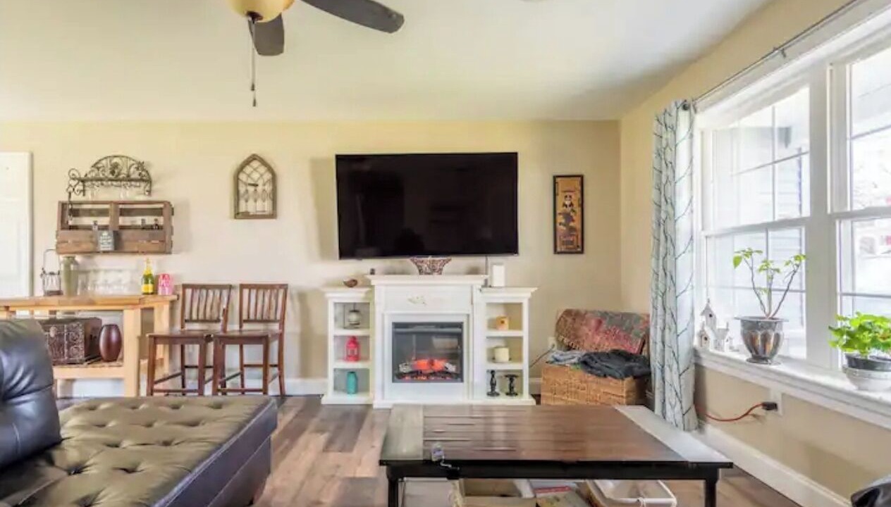 Photo of Livingroom in Annville