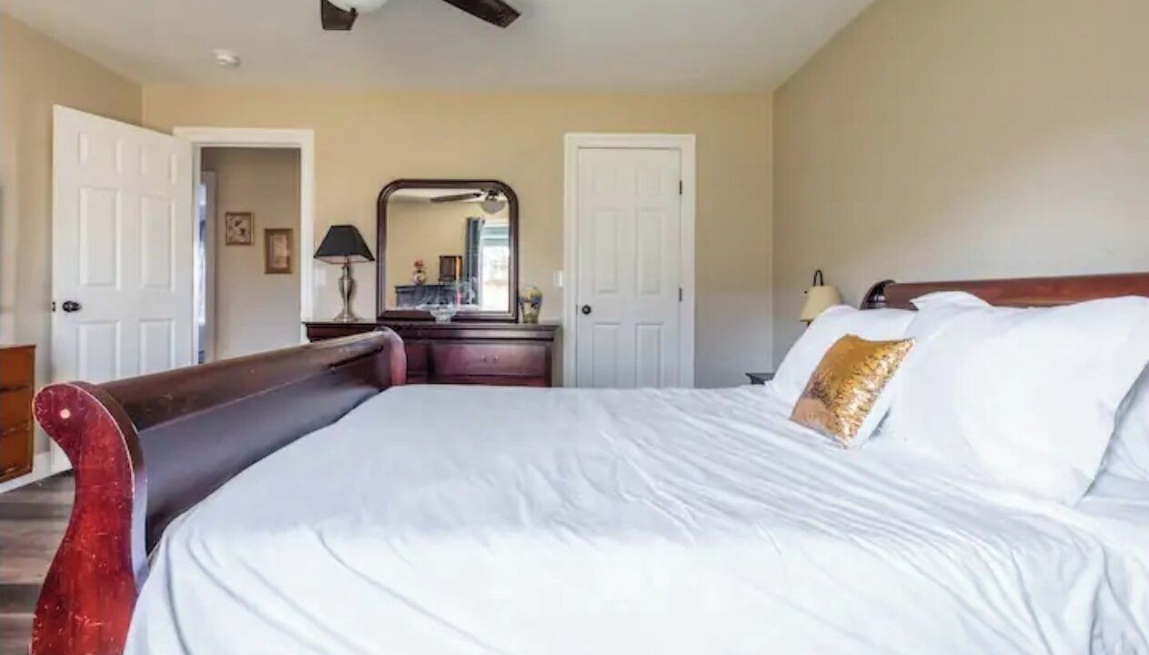 Photo of Bedroom in Annville