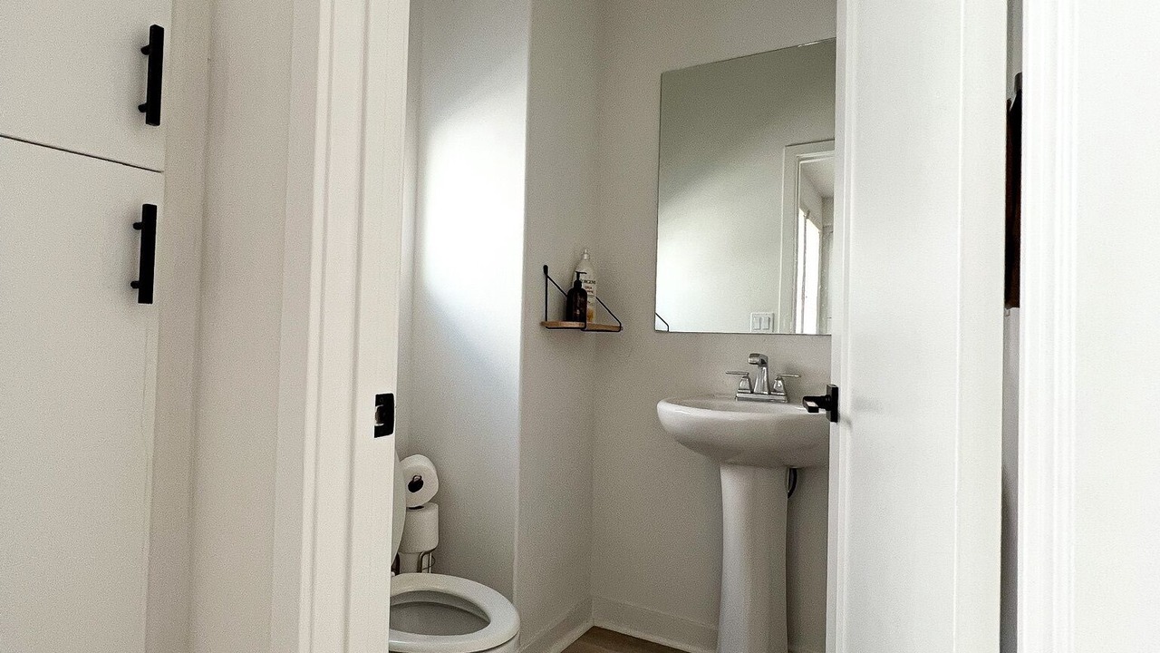 Photo of Bathroom in Anaheim Colony Historic District