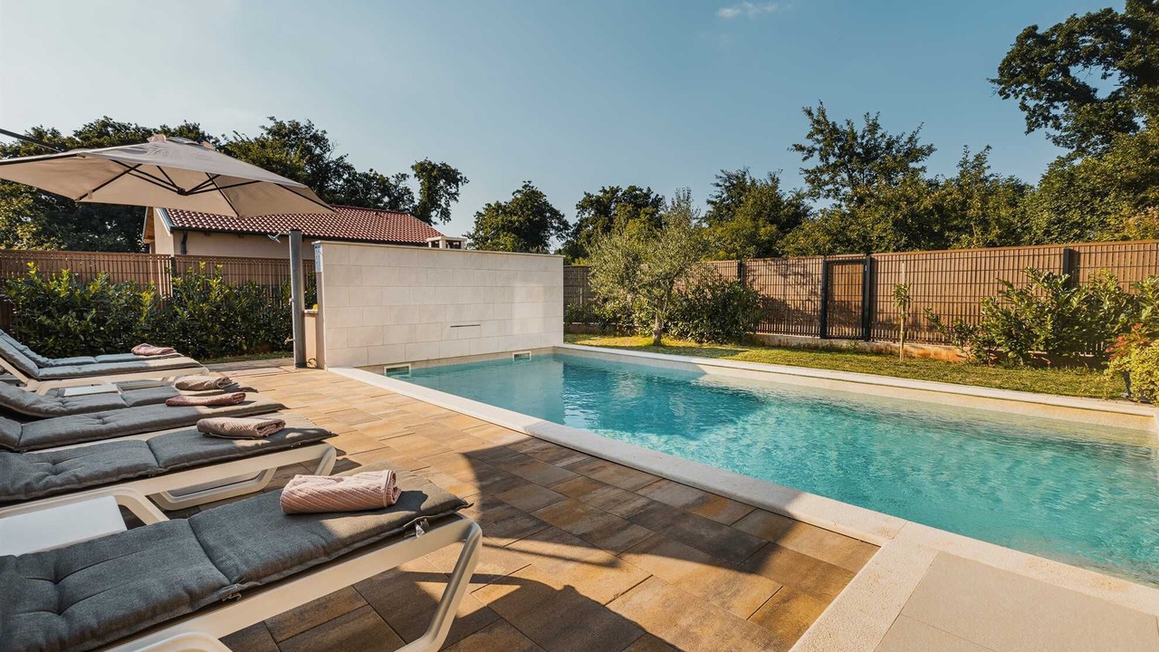 Photo of Outdoor in Mali Vareski