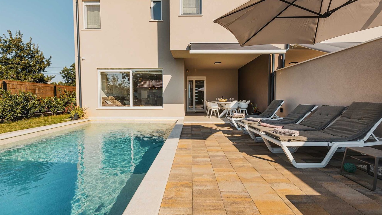 Photo of Outdoor in Mali Vareski