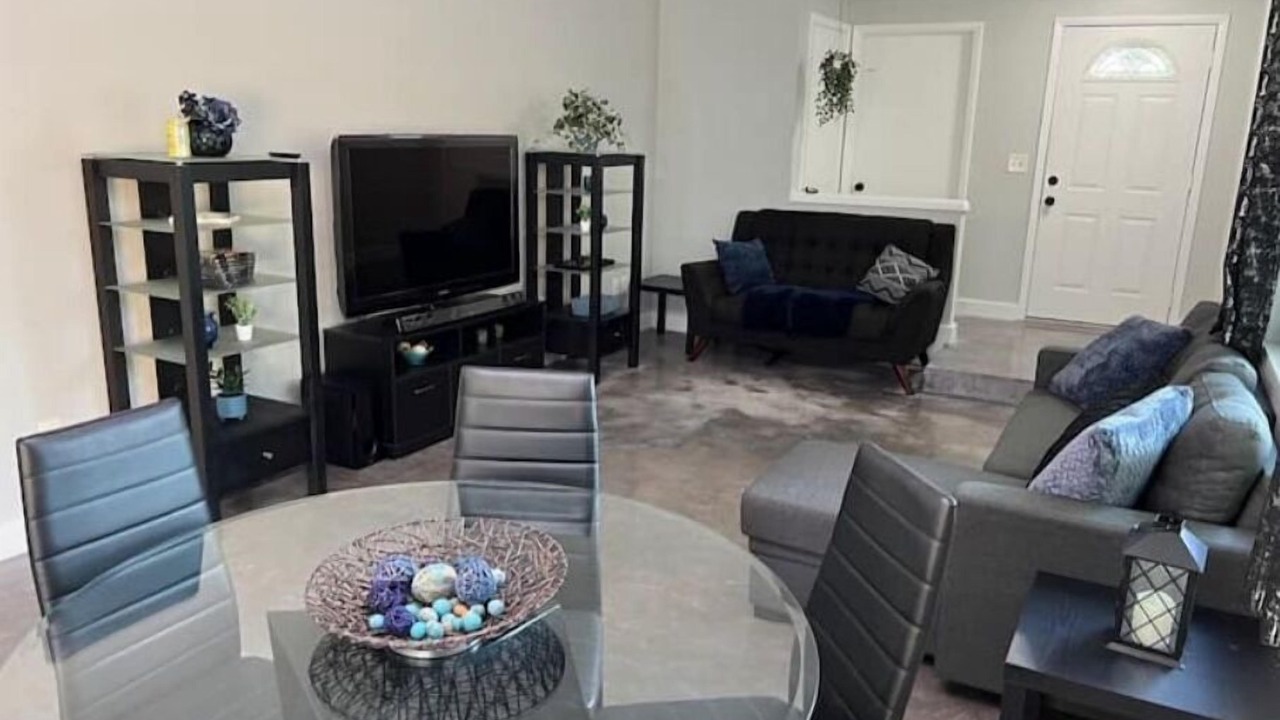 Photo of Livingroom in Florida Center