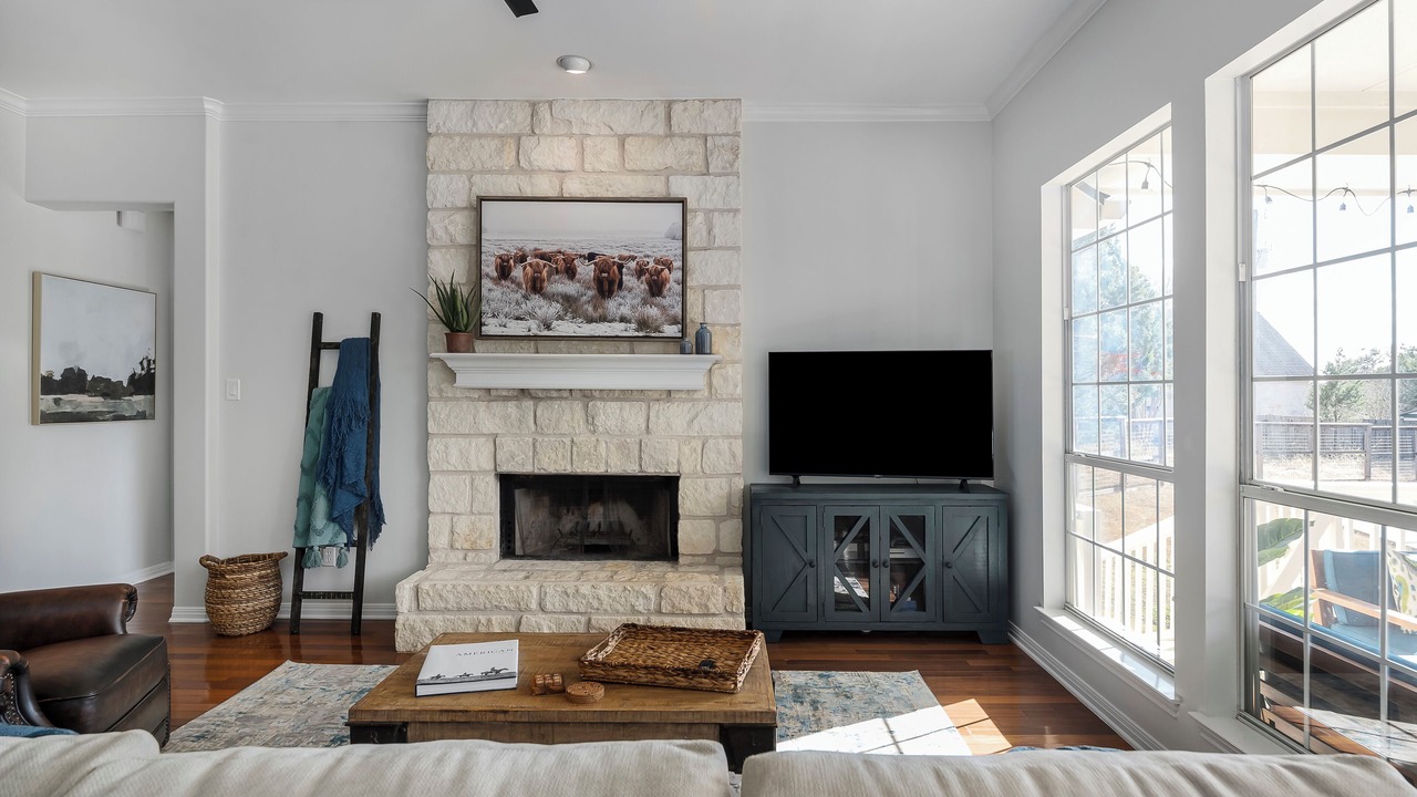 Photo of Livingroom in Hays County