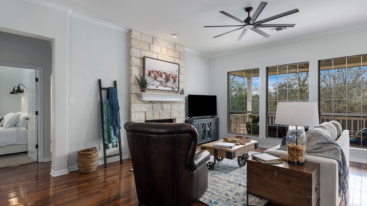 Photo of Livingroom in Hays County