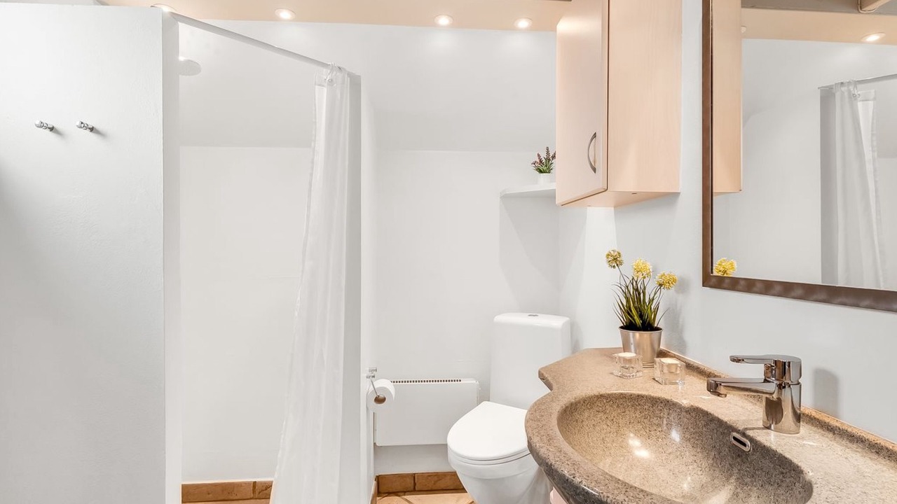 Photo of Bathroom in Vrist Strand