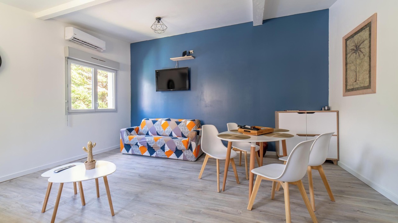 Photo of Livingroom in Villemoustaussou