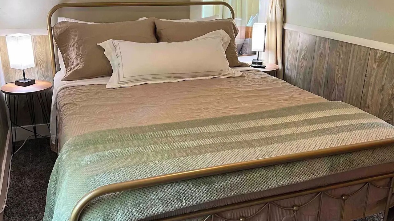 Photo of Bedroom in Oakland