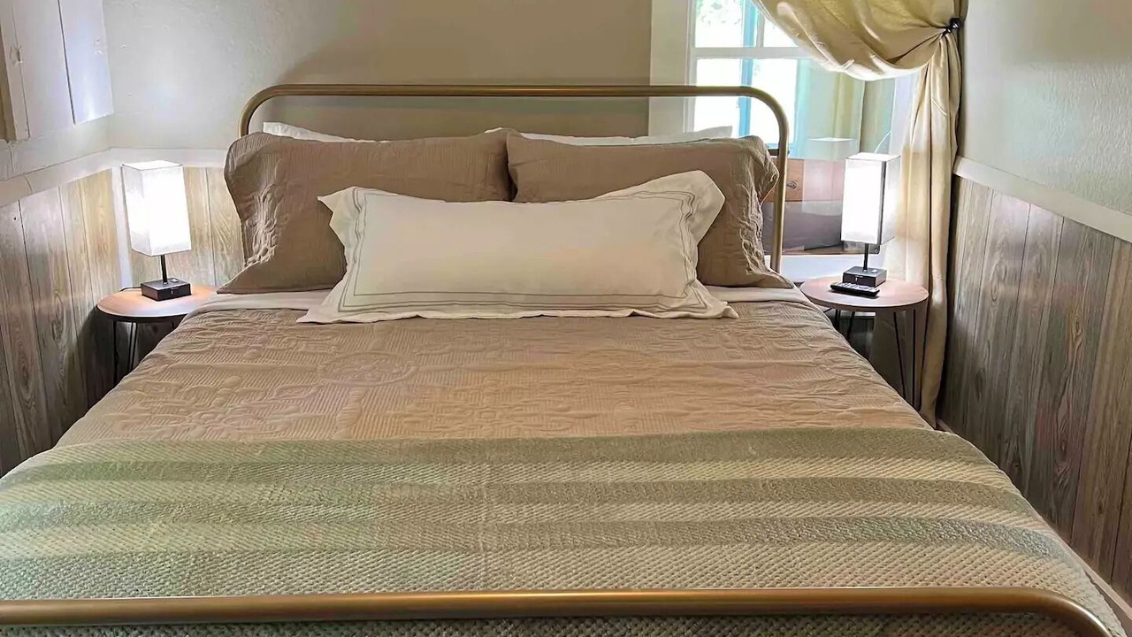 Photo of Bedroom in Oakland
