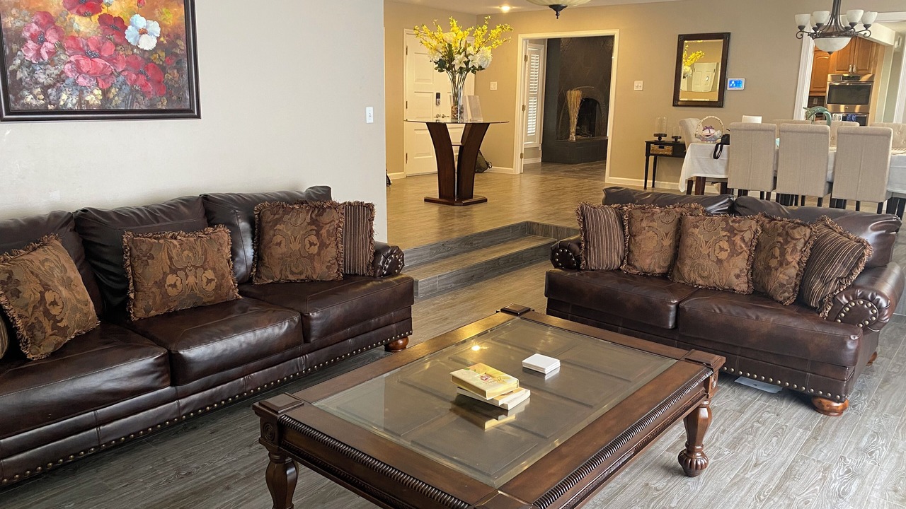Photo of Livingroom in Thunderbird